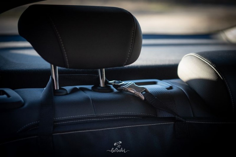 Car seat cover 1/2 „DENGU” MONO Olive | Bebobi | PETZWELCOME