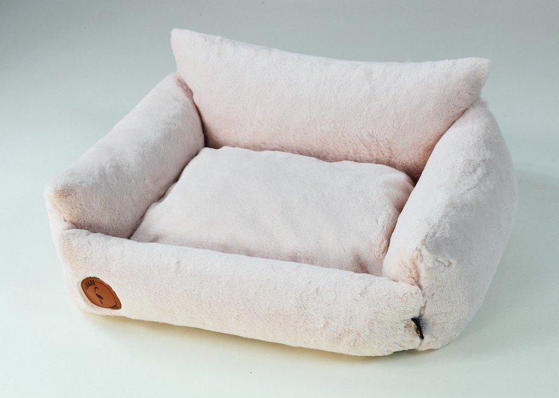 Fluffy pet bed Lauren Design pink | PETZWELCOME