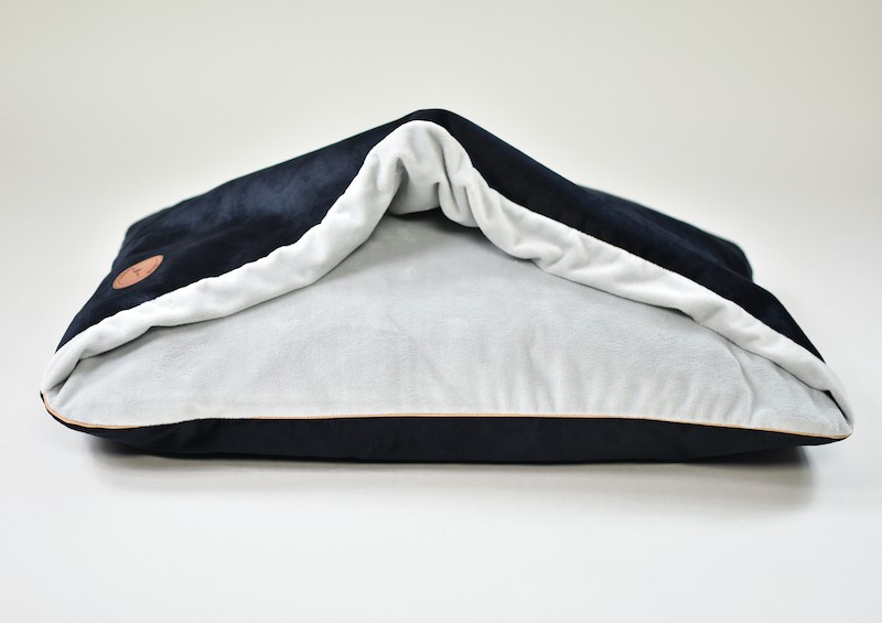 Nel Black Norka Dog Bed| PETZWELCOME