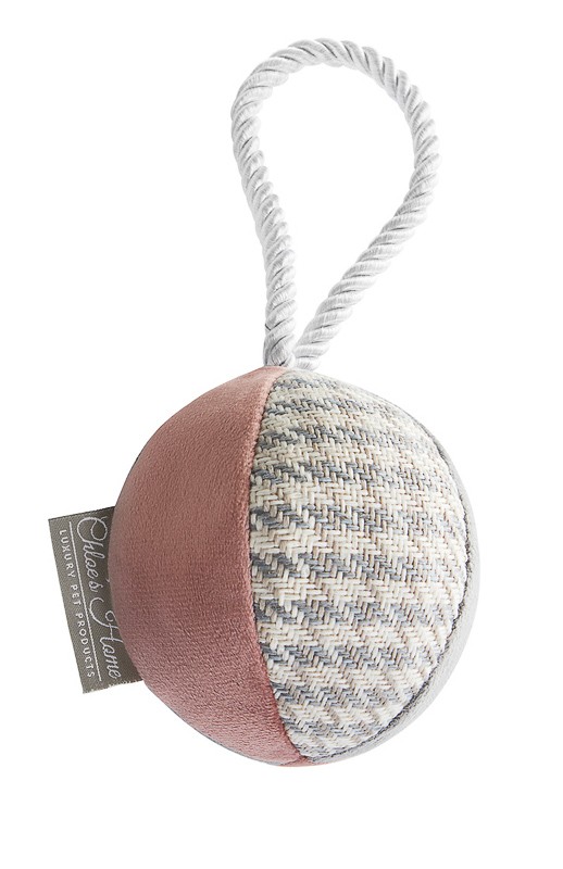 Zabawka dla psa piłka ze sznurem | Chloe's Home | PETZWELCOME