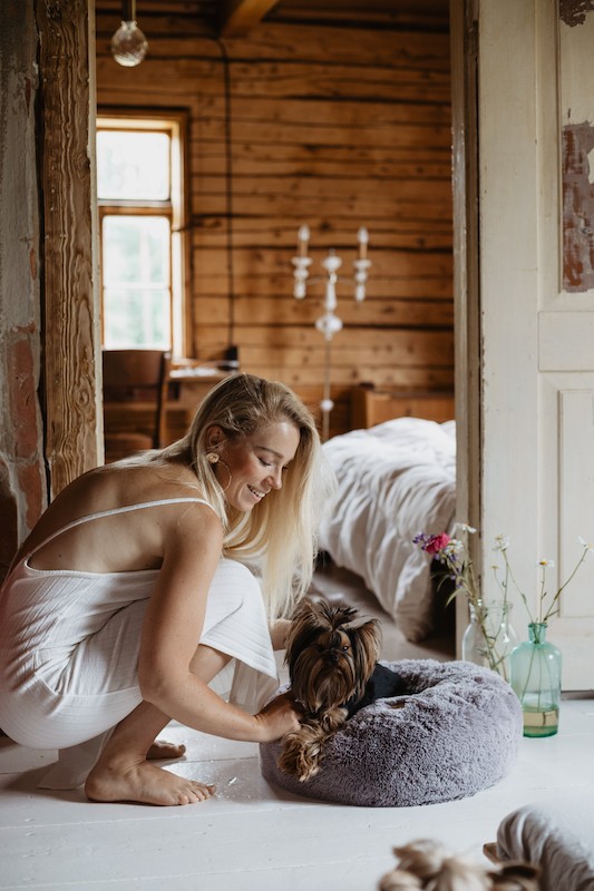 Poducha PETERSBURG szara | Chloe's Home | PETZWELCOME
