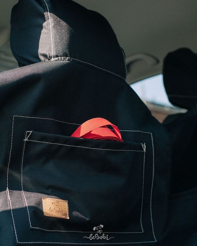 Car seat cover for a dog „KUKO+” Black | Bebobi | PETZWELCOME