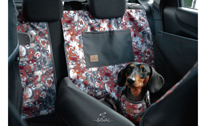 BEZPIECZNE PODRÓŻE ZE ZWIERZAKIEM: NAJLEPSZE AKCESORIA DLA PSA DO SAMOCHODU